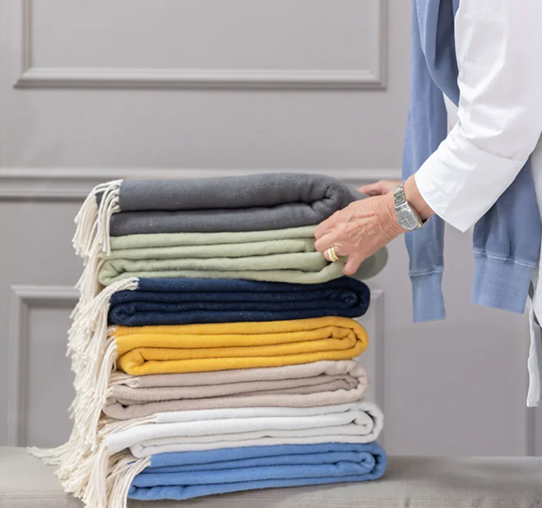 Billie Throw Light Grey