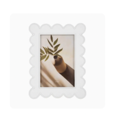 4x6 Resin Scalloped Edge Frame